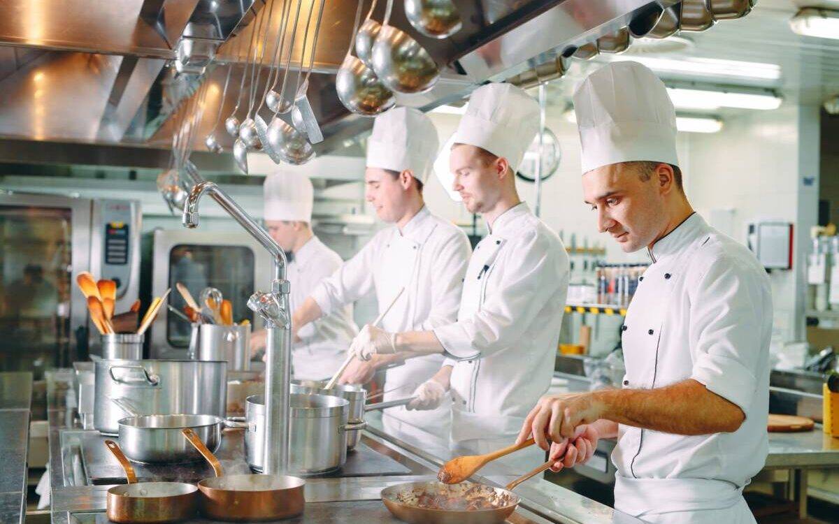 Pose de grandes cuisines : groupes froids, laverie et cuisson pour CHR à proximité de Mulhouse,  Colmar et Strasbourg Rixheim